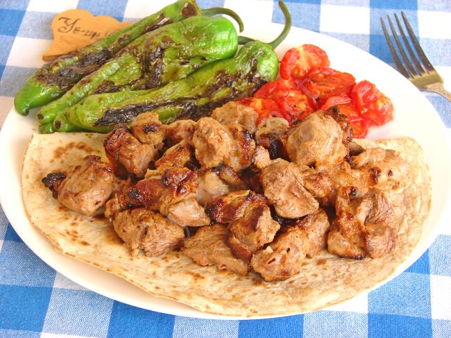 Yoğurt terbiyeli şiş kebap
